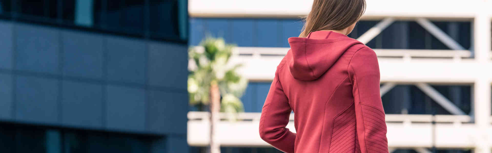 WOMEN'S / OUTERWEAR