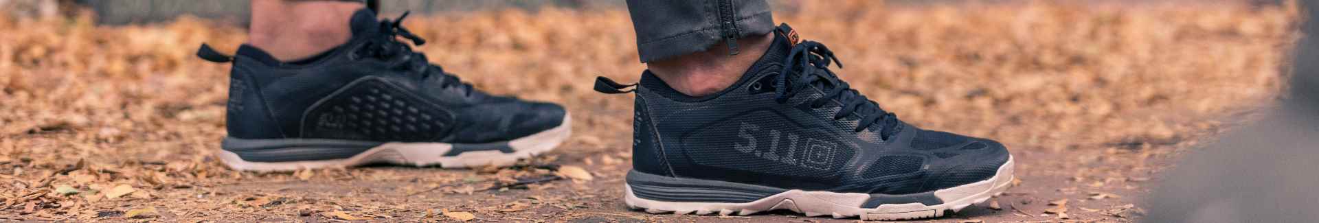 WOMEN'S / FOOTWEAR